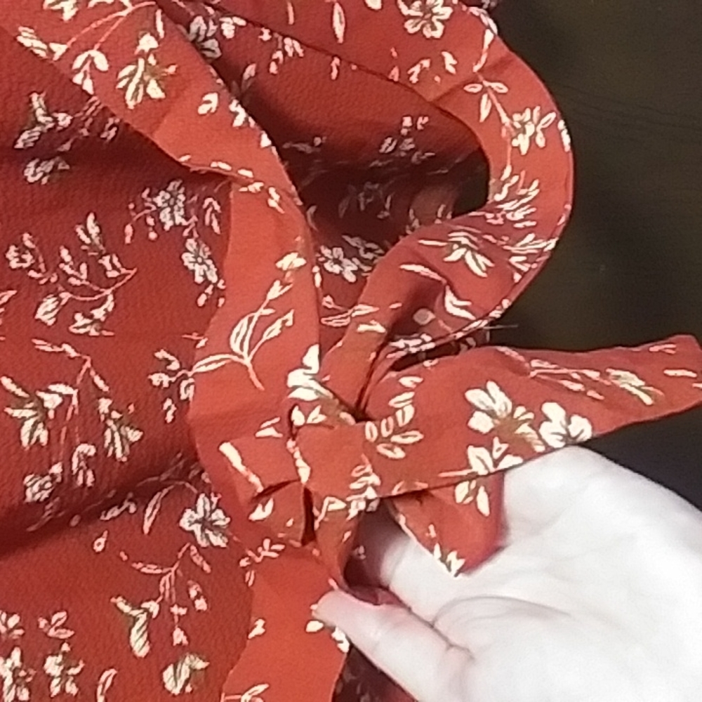 Shein Curve floral Crossover tie back top - Picture 7 of 7